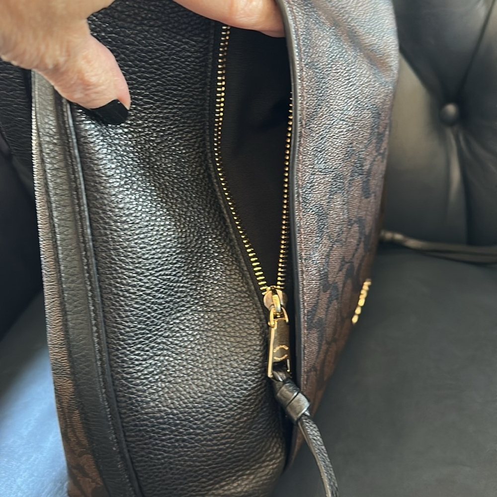 Coach Signature Bag - Picture 6 of 14